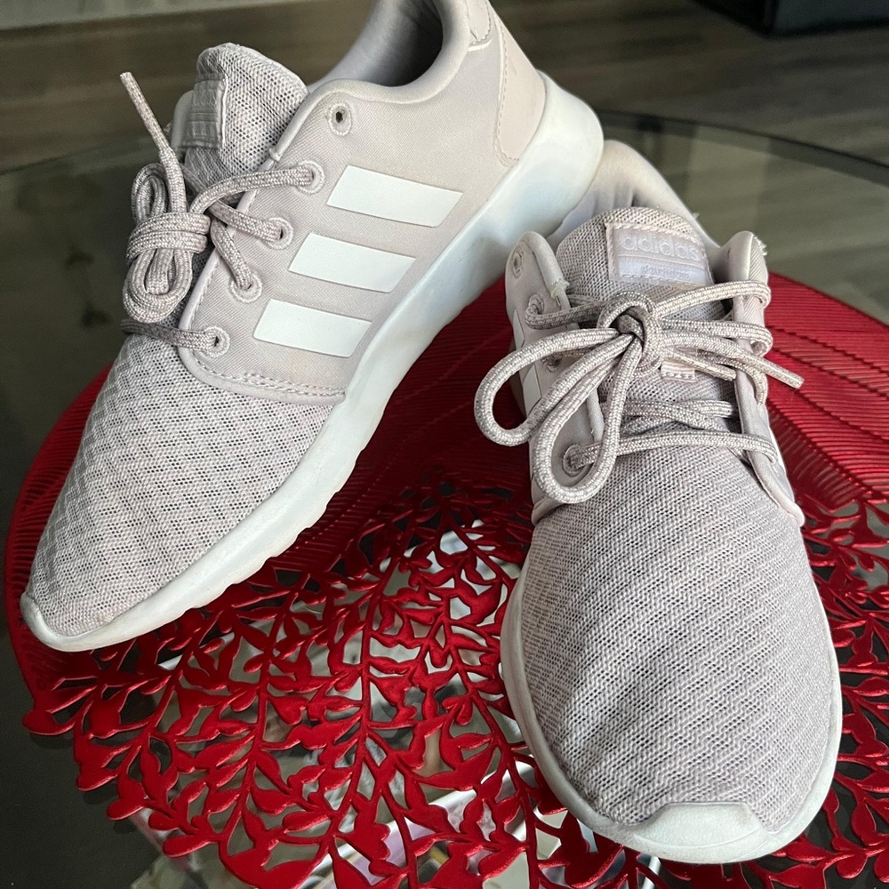 Adidas Cloudfoam Super Sneakers Women’s Size 6.5 preowned